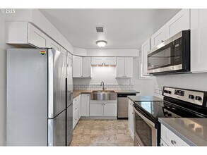 1472 Wilson Ct in Eugene, OR - Building Photo - Building Photo