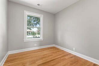 8331 W Gunnison St in Norridge, IL - Building Photo - Building Photo