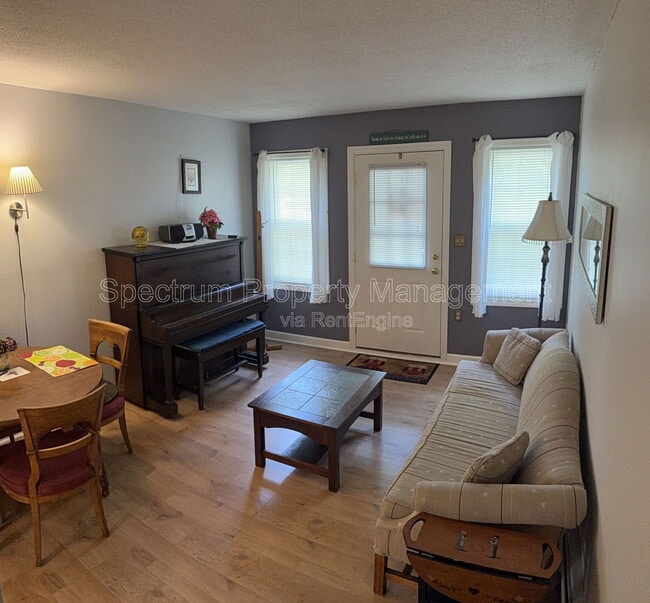 35 Mathews Ave in Waterville, ME - Building Photo - Building Photo