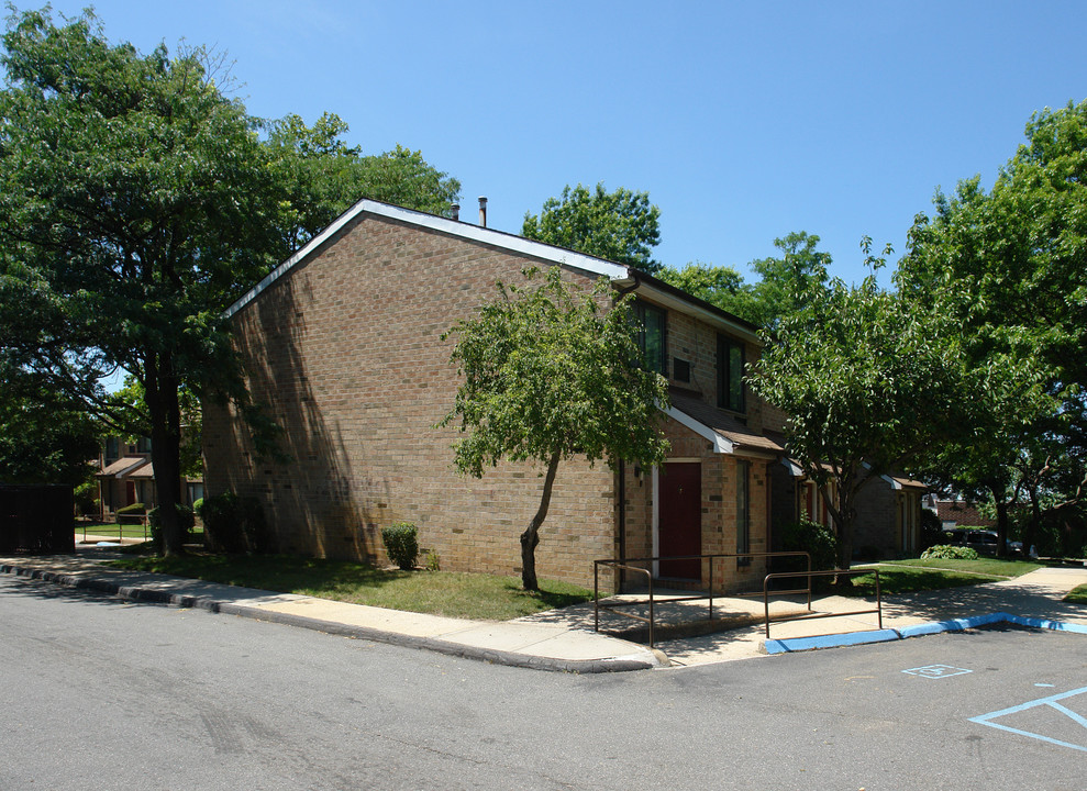 Adams Court in Hempstead, NY - Building Photo