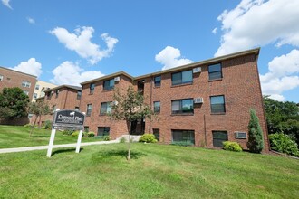 Carousel Flats in Falcon Heights, MN - Foto de edificio - Building Photo