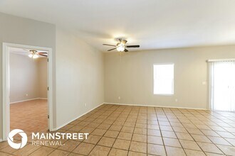 7102 W Hess Ave in Phoenix, AZ - Building Photo - Building Photo