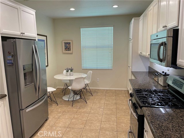 19812 Beringer Pl in Los Angeles, CA - Building Photo - Building Photo