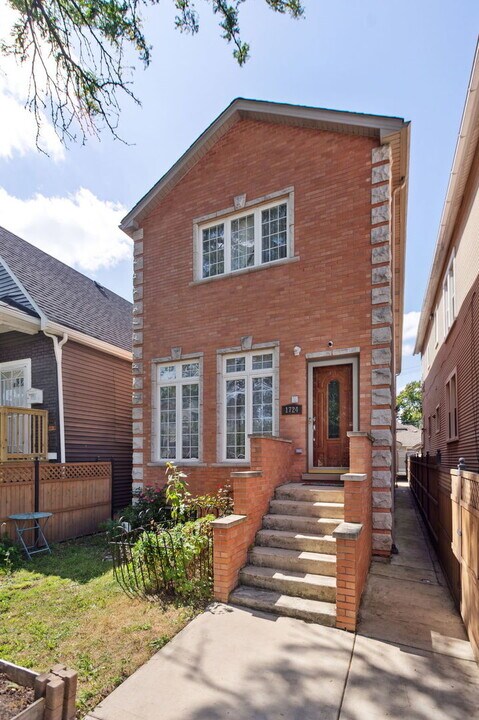 1724 N Keeler Ave in Chicago, IL - Building Photo
