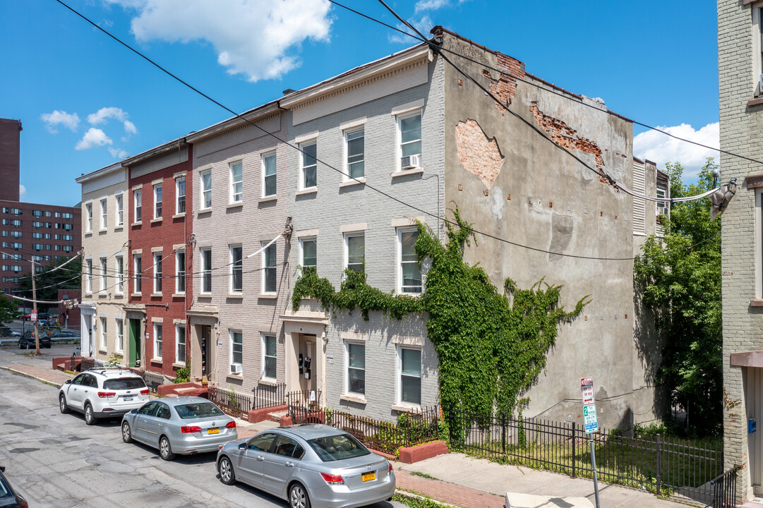 16-22 Trinity Pl in Albany, NY - Foto de edificio