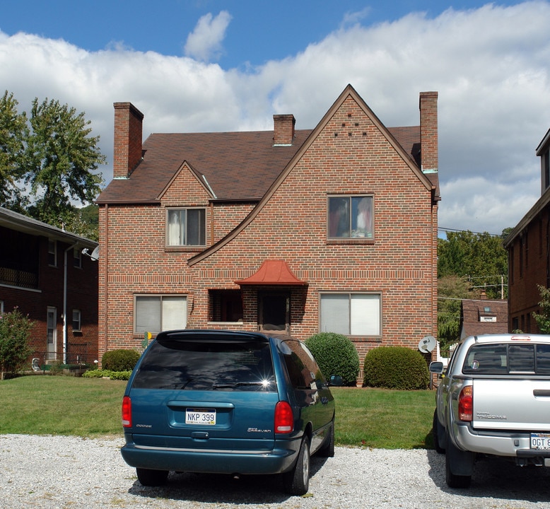 3610 Staunton Ave SE in Charleston, WV - Building Photo