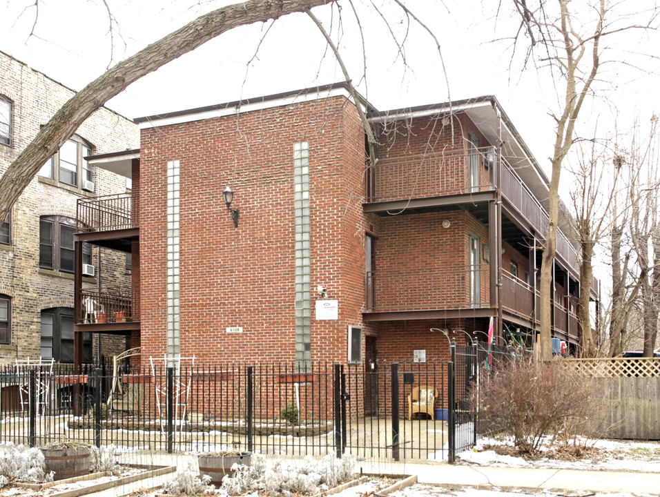 6108 N Paulina St in Chicago, IL - Foto de edificio