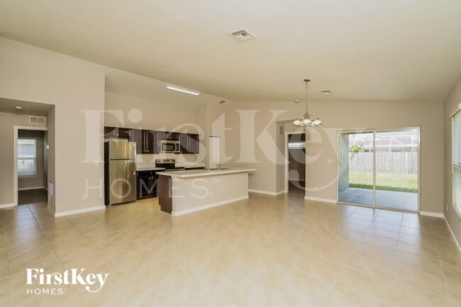 4285 SW Walker St in Port St. Lucie, FL - Building Photo - Building Photo
