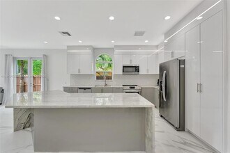 407 SW 17th St in Fort Lauderdale, FL - Building Photo - Building Photo