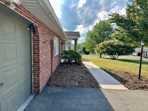 1586 Elizabeth Dr in Chambersburg, PA - Building Photo - Building Photo