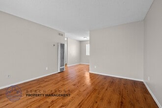 1880 Locust Ave in Long Beach, CA - Building Photo - Building Photo