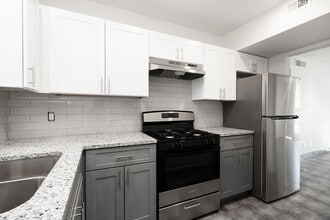 Dellview Crossing Apartments in San Antonio, TX - Foto de edificio - Building Photo