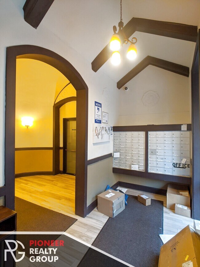 618 W Patterson Ave, Unit #612-107 in Chicago, IL - Building Photo - Building Photo