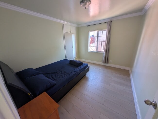 property at 1406 Highland Blvd