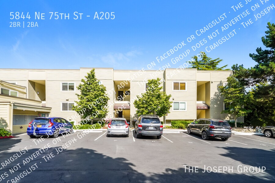 5844 NE 75th St in Seattle, WA - Building Photo