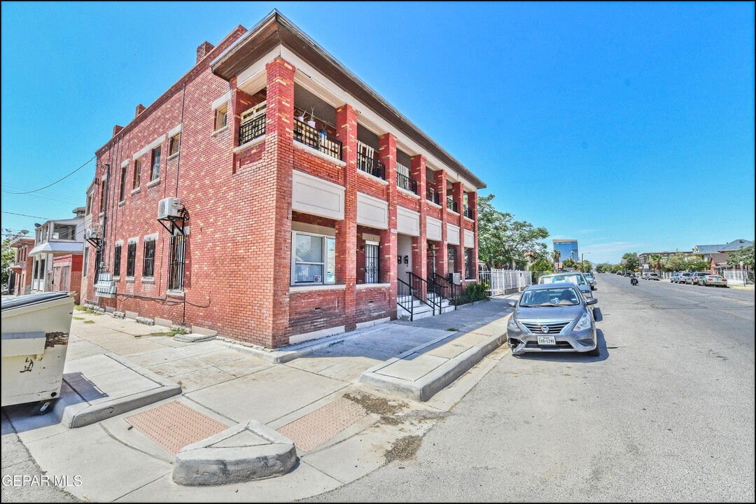 1030 Wyoming Ave in El Paso, TX - Building Photo