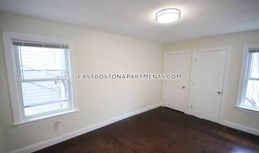 130 Brooks St, Unit 1 in Boston, MA - Building Photo - Building Photo