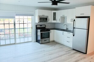 2252 Cornell Dr, Unit B in Costa Mesa, CA - Building Photo