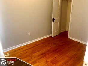 1422 N Maplewood Ave, Unit 2 in Chicago, IL - Building Photo - Building Photo