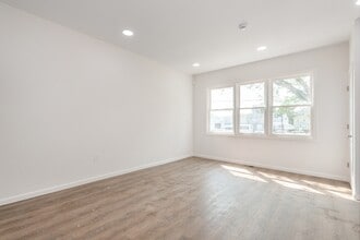 64 Grace St, Unit L1 in Irvington, NJ - Foto de edificio - Building Photo