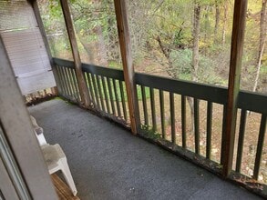 1223 E Nimisila Rd in North Canton, OH - Foto de edificio - Building Photo