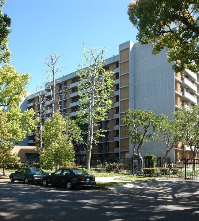 property at 440 N Madison Ave