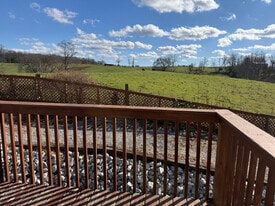 704 Mystic View Rd in Monticello, KY - Building Photo