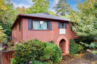 821 SE 29th Ave in Portland, OR - Building Photo - Primary Photo