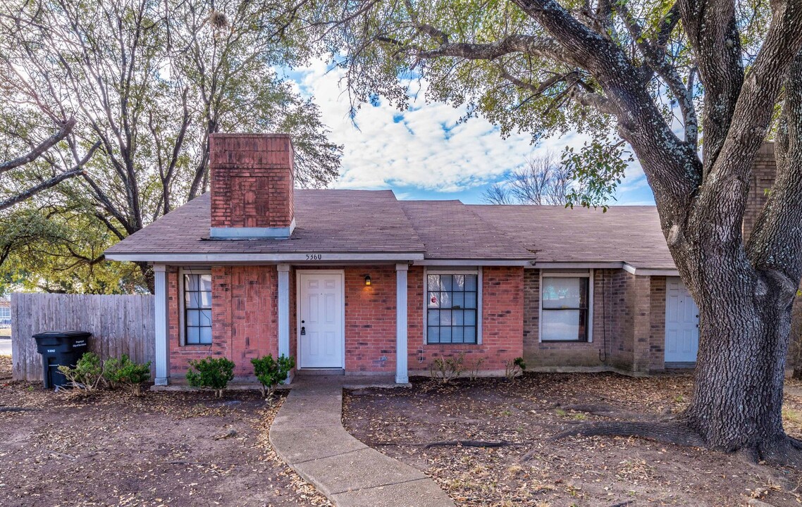 5360 Gawain Dr in San Antonio, TX - Building Photo