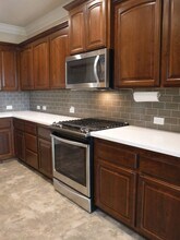 324 Stinson Loop in Redding, CA - Building Photo - Building Photo