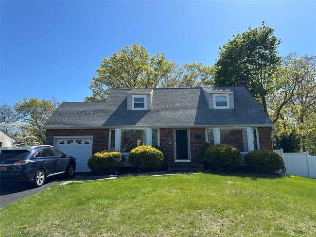property at 14 Somers Ln