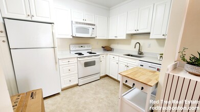 29 Vernon St, Unit 35 #403 in Brookline, MA - Building Photo - Building Photo