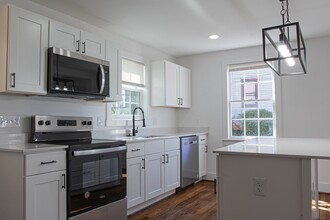 889 Pine St in Danville, VA - Foto de edificio - Building Photo