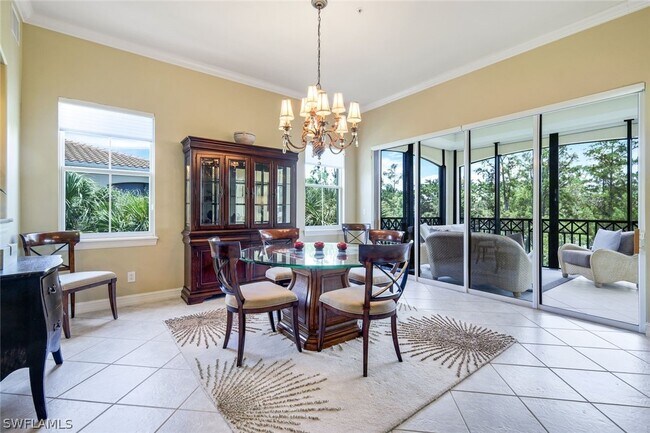 property at 2826 Tiburon Blvd E