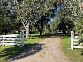 3021 Bowser Rd in Fulshear, TX - Foto de edificio - Building Photo