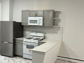 644 South St, Unit 1 in Philadelphia, PA - Building Photo - Building Photo