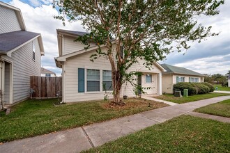 1137 Verde Trails Dr in Houston, TX - Building Photo - Building Photo