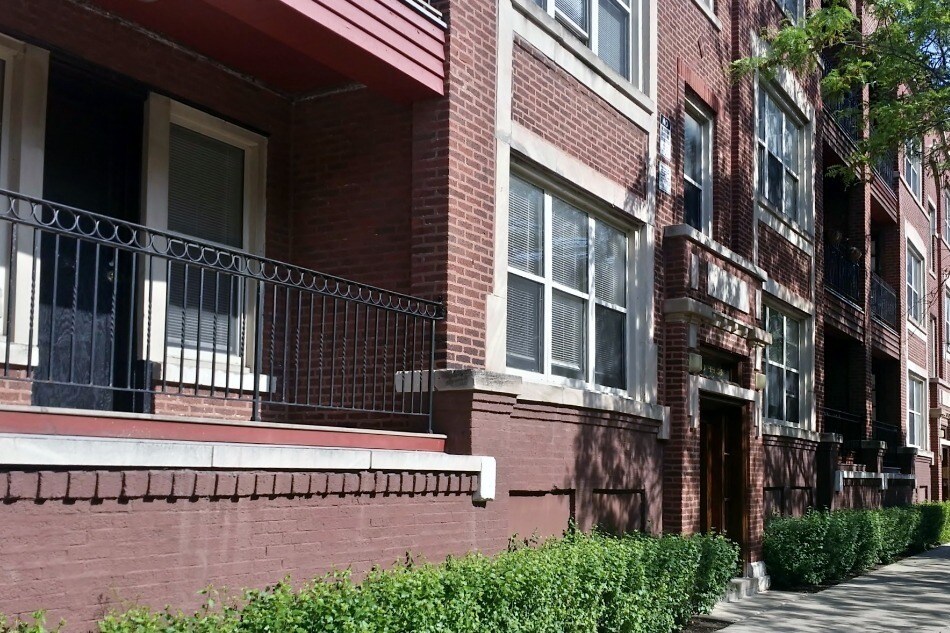 4415 N Hazel St in Chicago, IL - Foto de edificio