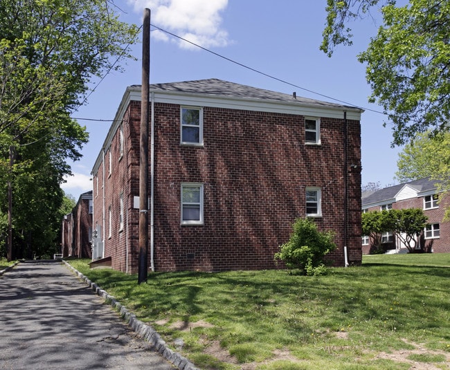 Center Street Apartments in Orange, NJ - Foto de edificio - Building Photo