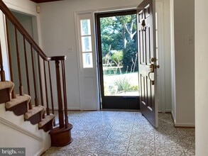 6502 Sunny Hill Ct in McLean, VA - Building Photo - Building Photo