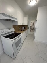 842 SW 2nd St in Hallandale Beach, FL - Building Photo - Building Photo