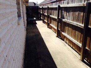 2601 Cervantes Ave, Unit 1 in Edinburg, TX - Building Photo - Building Photo