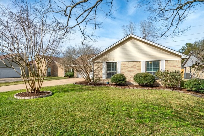 13618 Meisterwood Dr in Houston, TX - Building Photo - Building Photo