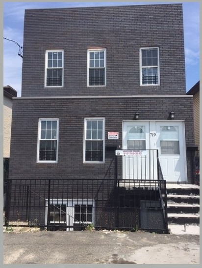 719 Fountain Ave in Brooklyn, NY - Building Photo