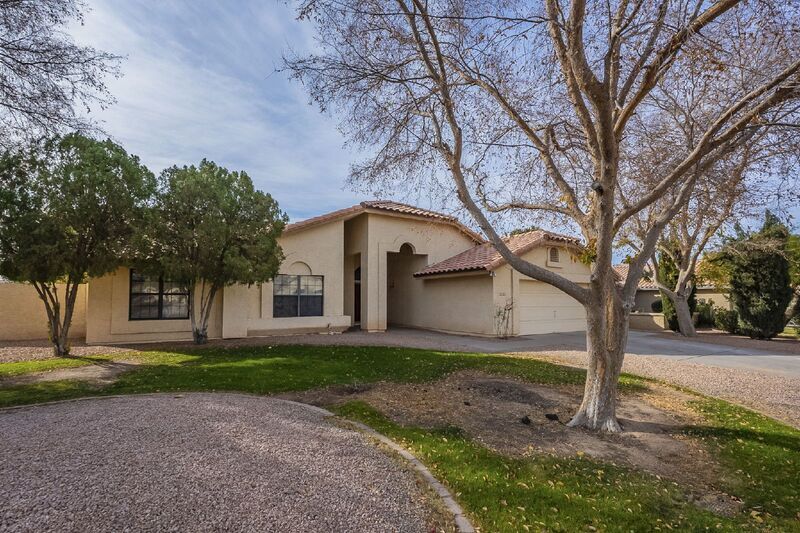 845 E Amanda Ln in Tempe, AZ - Building Photo