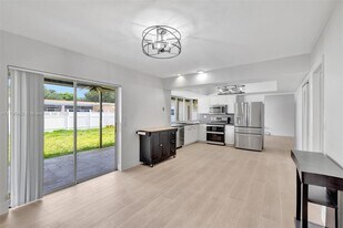 9121 SW 54th Pl in Cooper City, FL - Building Photo