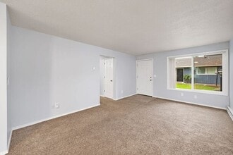 18140 SW Shaw St in Beaverton, OR - Building Photo - Building Photo