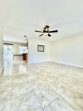 1334 SE Vestridge Ln in Port St. Lucie, FL - Building Photo - Building Photo