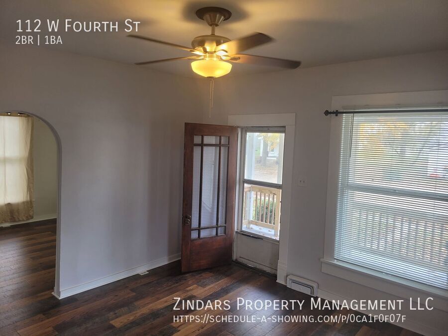 112 W 4th St in Tilton, IL - Building Photo