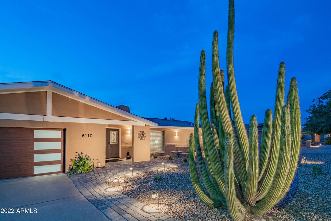 6110 E Edgemont Ave in Scottsdale, AZ - Foto de edificio